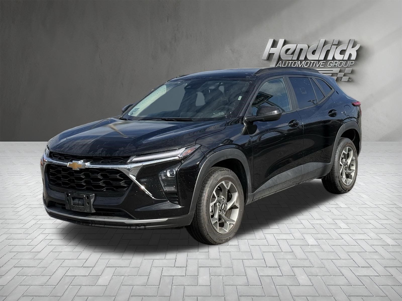 Used 2025 Chevrolet Trax LT w/ LT Convenience Package FWD image 5