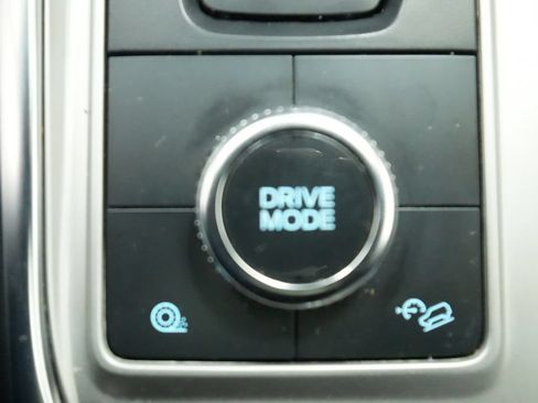 Used 2022 Ford Explorer XLT w/ Equipment Group 202A AWD/4WD image 39