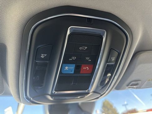 Used 2023 Jeep Grand Cherokee L Limited w/ Luxury Tech Group II image 33