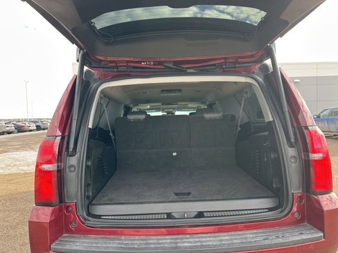 Used 2016 Chevrolet Suburban LT w/ Luxury Package image 30