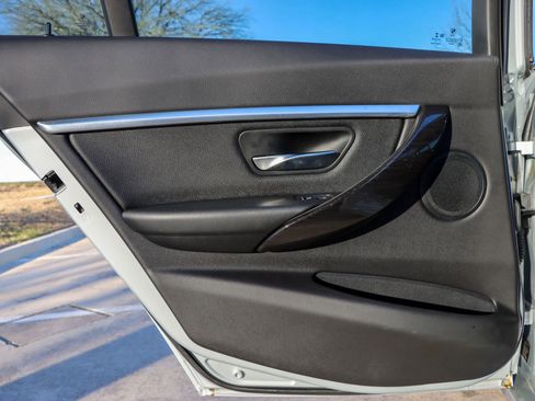 Used 2017 BMW 330i Sedan image 12