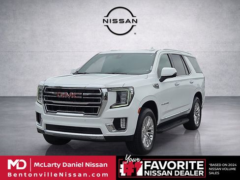 Used 2022 GMC Yukon SLT w/ SLT Premium Package AWD/4WD image 2
