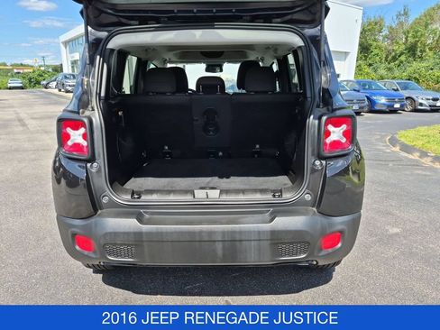 Used 2016 Jeep Renegade Latitude AWD/4WD image 27