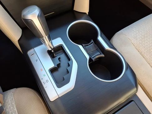 Used 2012 Toyota Camry LE image 30