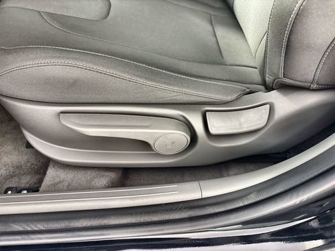 Certified 2025 Hyundai Elantra Hybrid FWD image 14