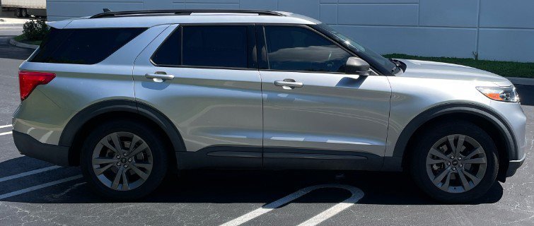 Used 2021 Ford Explorer XLT w/ Equipment Group 202A RWD image 5