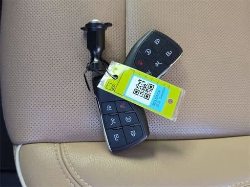 Used 2022 Chevrolet Suburban Premier image 36