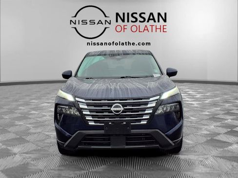 Certified 2025 Nissan Rogue SV image 33