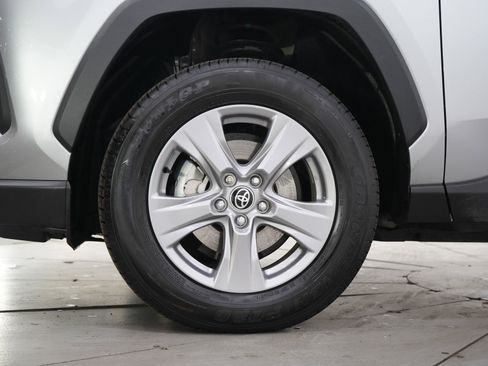 Used 2025 Toyota RAV4 XLE AWD/4WD image 28