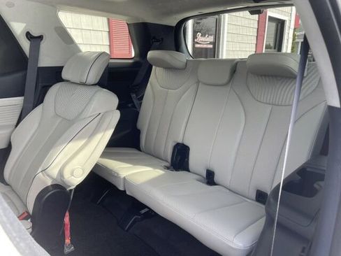 Used 2025 Hyundai Palisade Calligraphy image 17