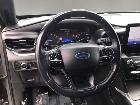 Used 2020 Ford Explorer XLT w/ Equipment Group 202A AWD/4WD image 21