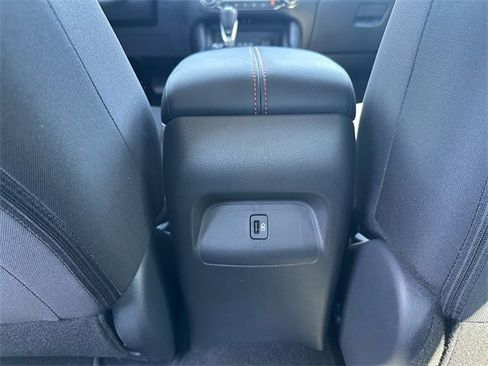 New 2025 Nissan Sentra SR w/ Midnight Edition image 14