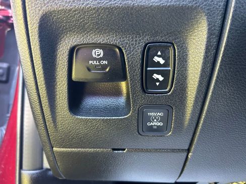 Used 2025 RAM 1500 Laramie AWD/4WD image 21