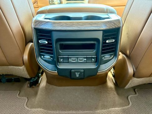 Used 2019 RAM 1500 Laramie AWD/4WD image 19