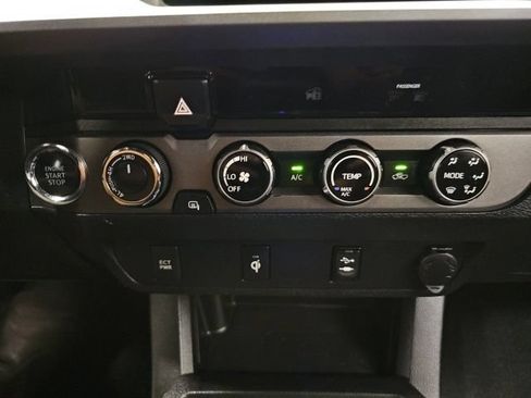 Used 2016 Toyota Tacoma TRD Sport w/ Towing Package AWD/4WD image 22