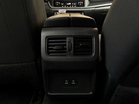 Used 2025 Nissan Rogue SV FWD image 13