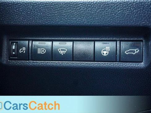 Used 2020 Toyota RAV4 XLE Premium AWD/4WD image 35