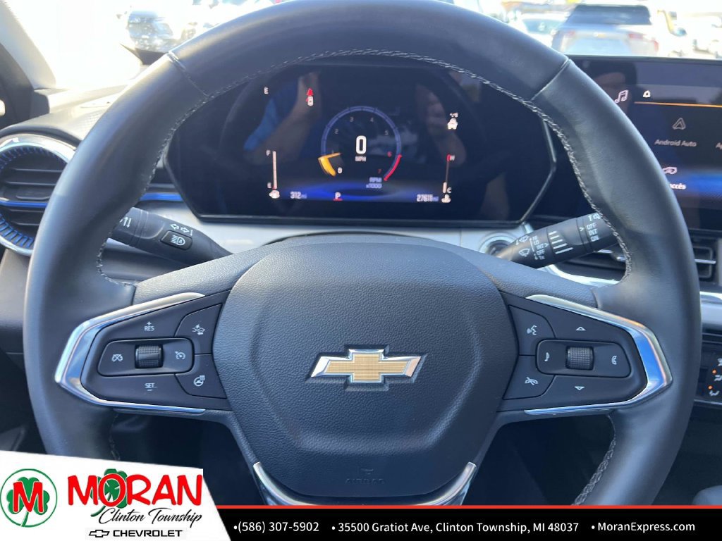 Certified 2025 Chevrolet Trax LT w/ Sunroof Package FWD image 21