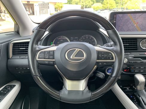 Used 2022 Lexus RX 450hL Luxury w/ Cold Area Package (CT) AWD/4WD image 18