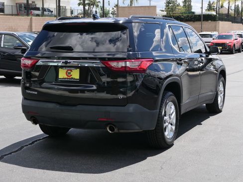 Used 2019 Chevrolet Traverse LT image 3