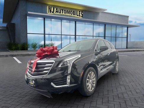 Used 2018 Cadillac XT5 Luxury w/ Driver Awareness Package image 3