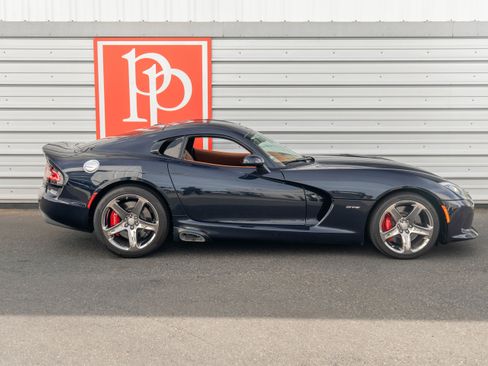 Used 2013 SRT Viper GTS w/ GTS Laguna Interior Pkg RWD image 33