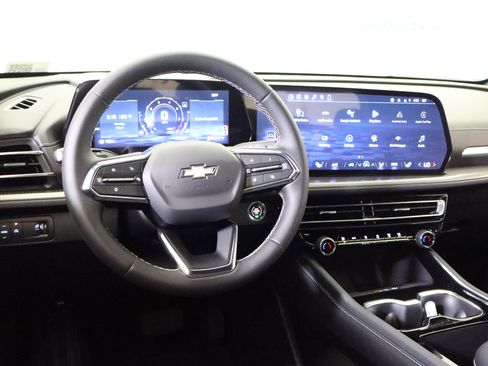 New 2026 Chevrolet Traverse LT w/ Driver Confidence Package FWD image 17