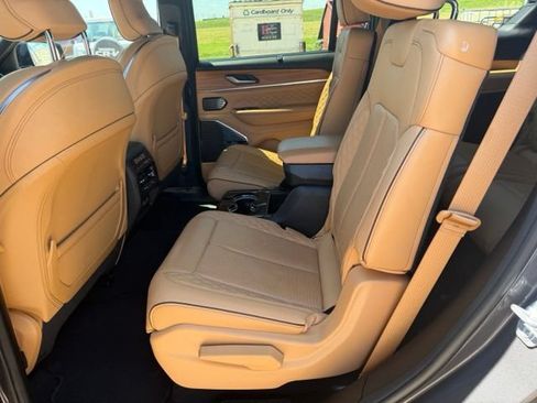 Used 2024 Jeep Grand Cherokee L Summit AWD/4WD image 12