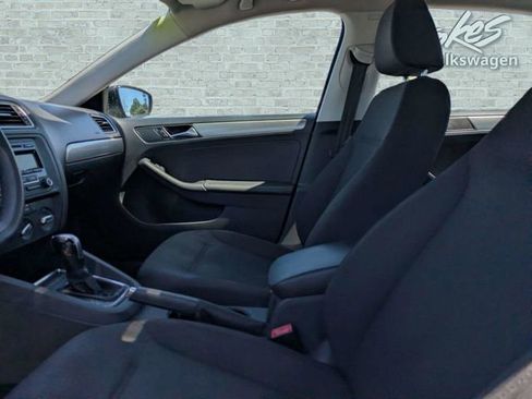 Used 2015 Volkswagen Jetta SE FWD image 19