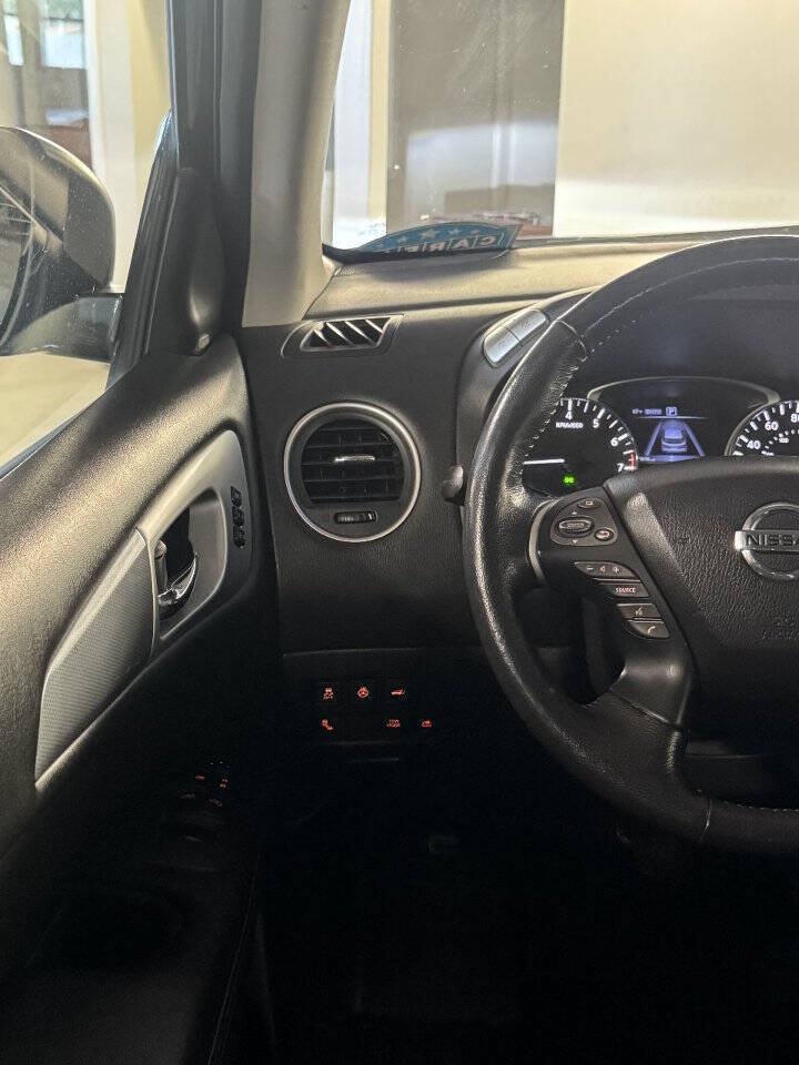 Used 2019 Nissan Pathfinder SL AWD/4WD image 13