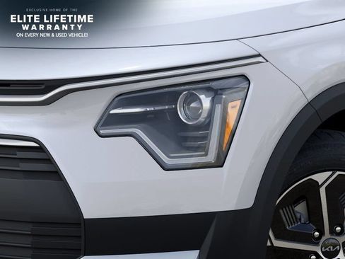 New 2026 Kia Niro LX FWD image 11