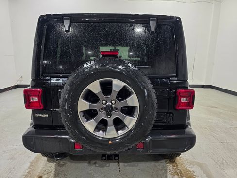 Used 2018 Jeep Wrangler Unlimited Sahara w/ Uconnect 4C Nav & Sound Group image 3