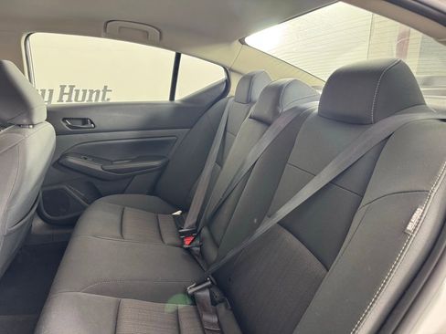 Used 2025 Nissan Altima 2.5 SV FWD image 8