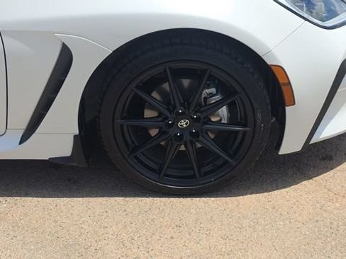 Used 2025 Toyota GR86 Premium RWD image 28