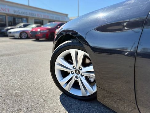 Used 2011 Hyundai Genesis 2.0T image 9
