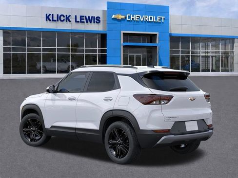 New 2026 Chevrolet TrailBlazer LT w/ Midnight Edition AWD/4WD image 3