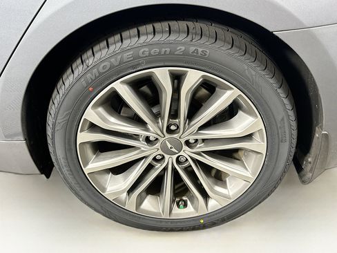 Used 2015 Hyundai Genesis 3.8 w/ Option Group 02 RWD image 11