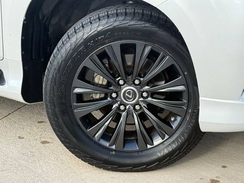 Used 2023 Lexus GX 460 Luxury AWD/4WD image 2