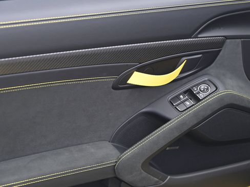 Certified 2025 Porsche 718 Boxster Spyder RS RWD image 26