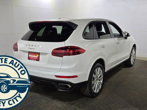 Used 2018 Porsche Cayenne Platinum Edition image 7