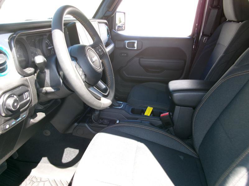 Used 2024 Jeep Wrangler Unlimited AWD/4WD image 3