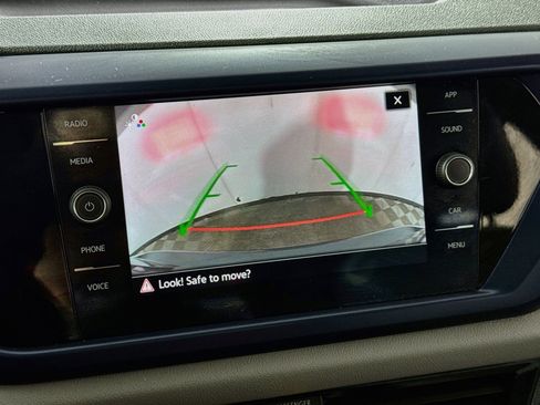 Used 2023 Volkswagen Taos SE w/ Panoramic Sunroof Package AWD/4WD image 2