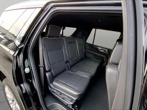 Used 2025 GMC Yukon Elevation AWD/4WD image 17