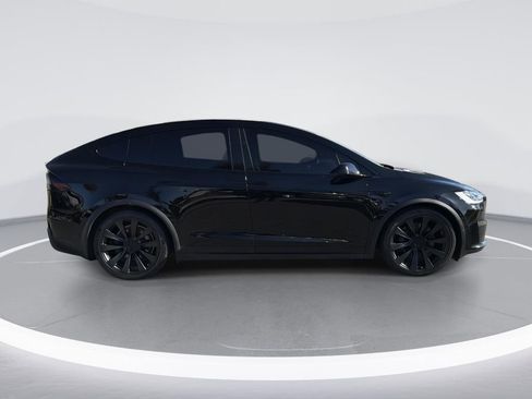 Used 2022 Tesla Model X Plaid image 3