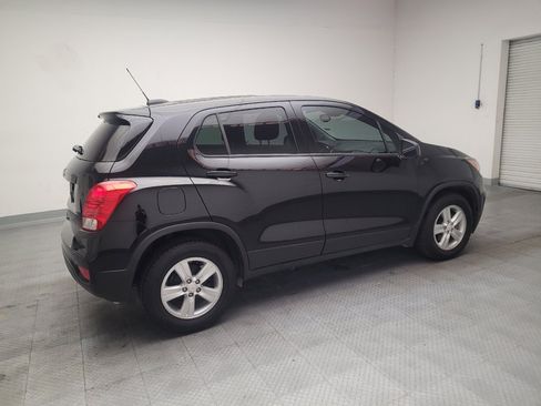 Used 2020 Chevrolet Trax LS w/ Tint and Cruise Package FWD image 10