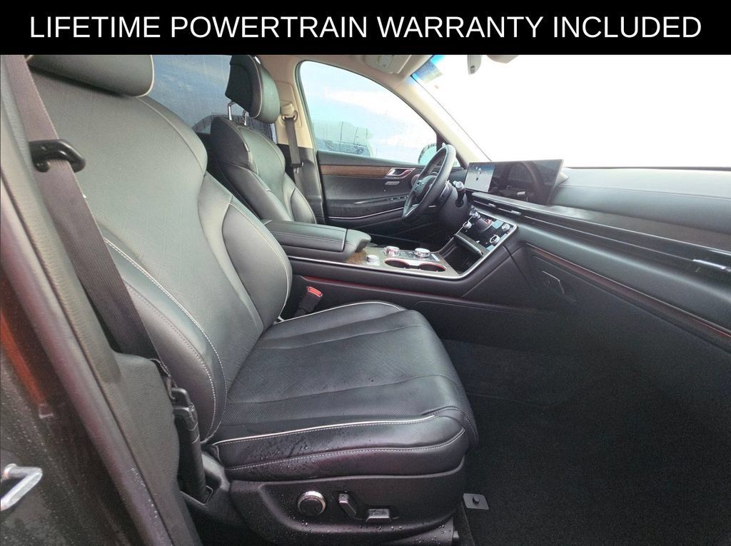 Used 2025 Genesis GV80 2.5T Prestige AWD/4WD image 12