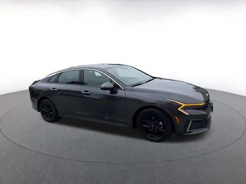 Used 2025 Kia K5 LXS FWD image 2
