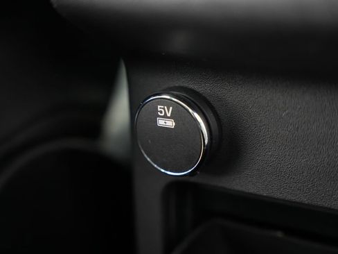 Used 2017 Land Rover Discovery HSE image 46