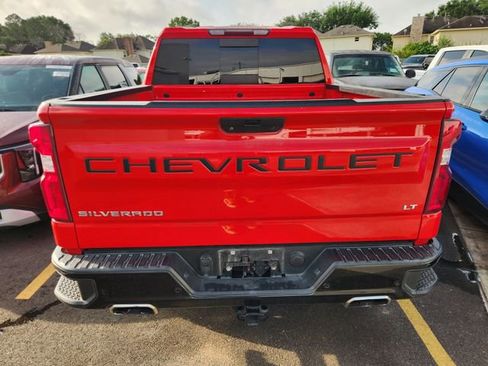 Used 2021 Chevrolet Silverado 1500 LT Trail Boss w/ Convenience Package II image 4
