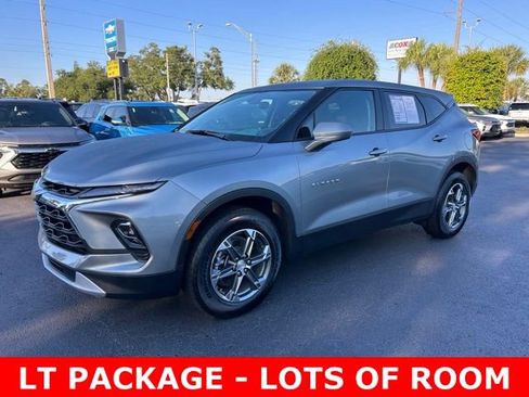 Certified 2025 Chevrolet Blazer LT FWD image 3
